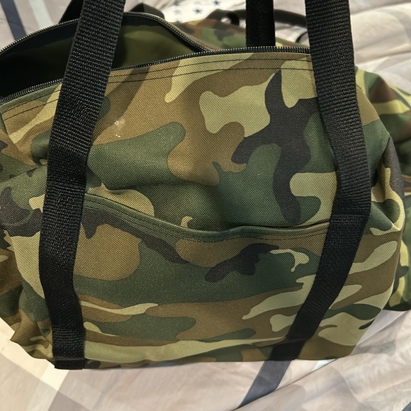 Mint camo luggage for kids - Picture 3 of 4